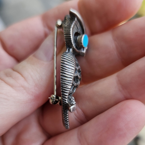 Vintage Silver Tone Owl Brooch With Turquoise Colored Eyes - Picture 5 of 6